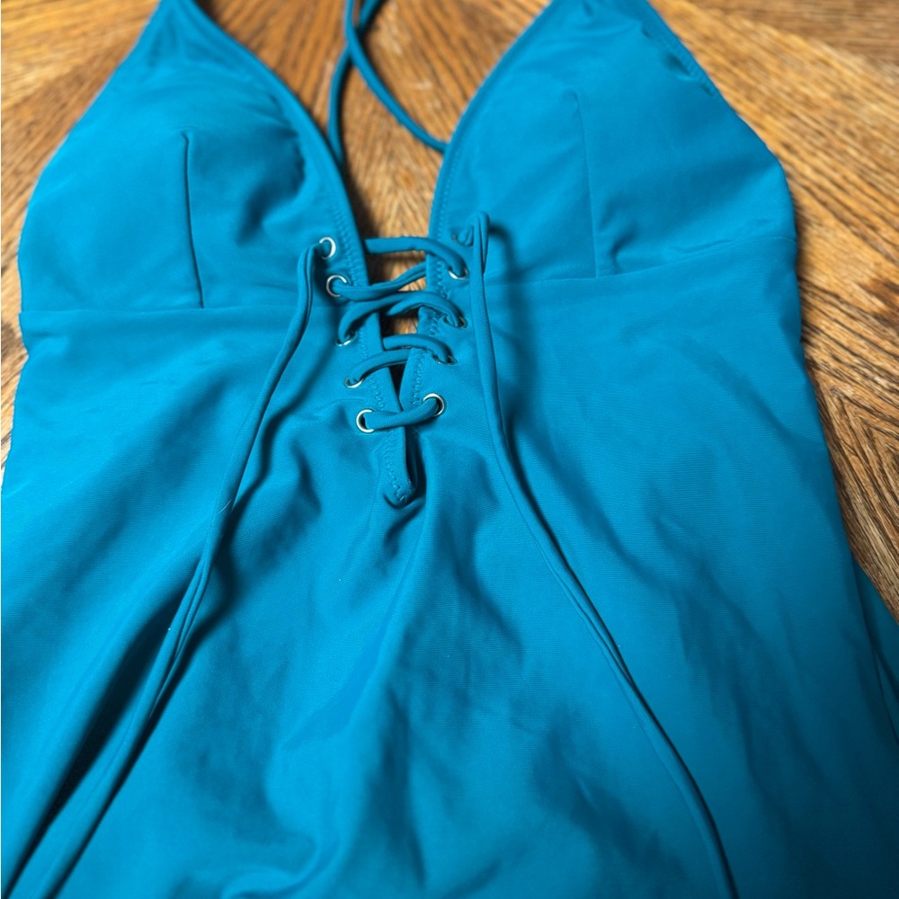 Malibu M NWOT Sexy Teal Lace-Up open strappy back One-Piece Swimsuit